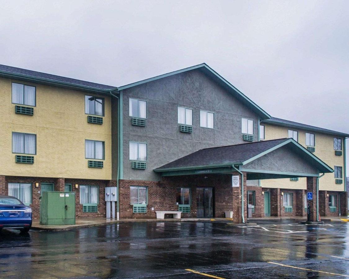 Quality Inn Streetsboro Exterior photo