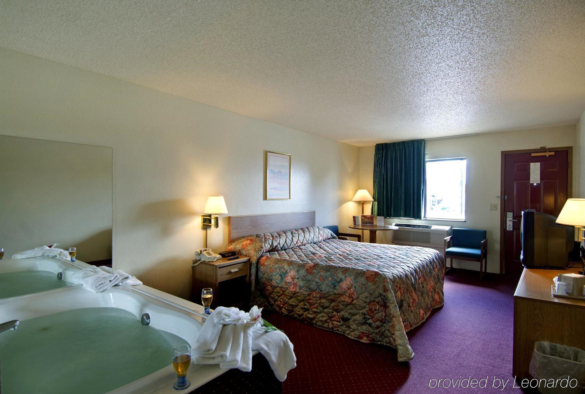 Quality Inn Streetsboro Room photo